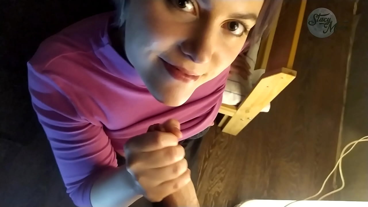 Pornografi tipike ruse në shtëpi me një komplot kar dhe një gllënjkë të mirë të thellë