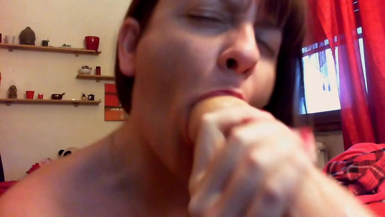 Orgazmë e madhe për motrën tuaj të pisët, hapni gojën dhe pini të gjitha